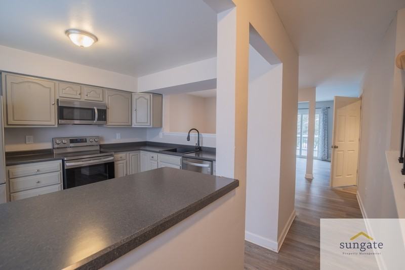 5 Grandee Ct - Photo 3 of 33