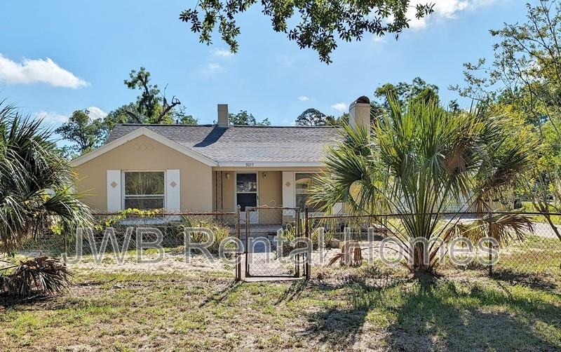 9017 6th Ave - Photo 2 of 15