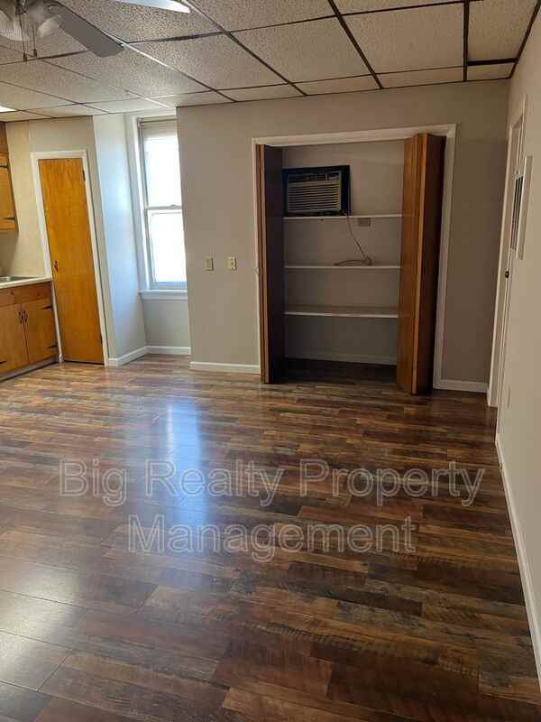 101 N Centre Ave #7 - Photo 3 of 12