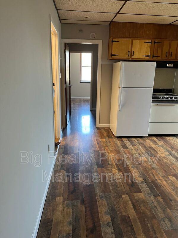 101 N Centre Ave #7 - Photo 4 of 12