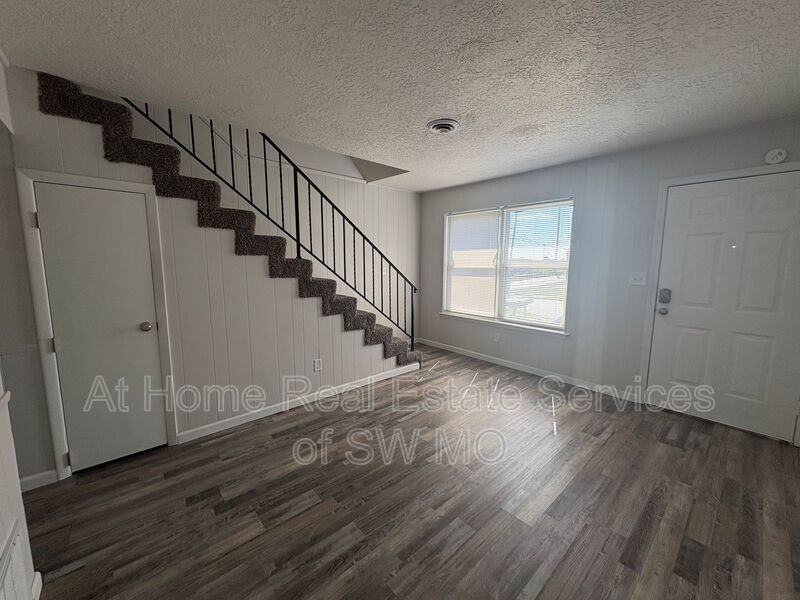 3333 E Linwood St - Photo 3 of 11