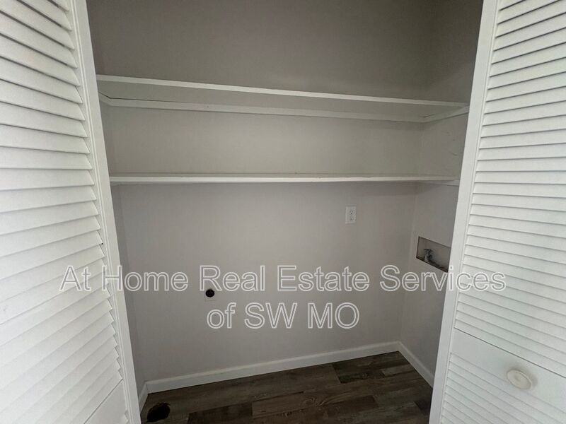 3333 E Linwood St - Photo 6 of 11