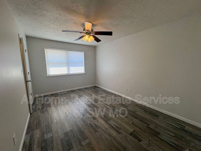 3333 E Linwood St - Photo 7 of 11