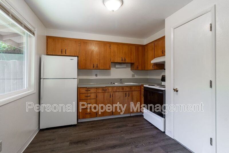 3100 V St - Photo 4 of 11