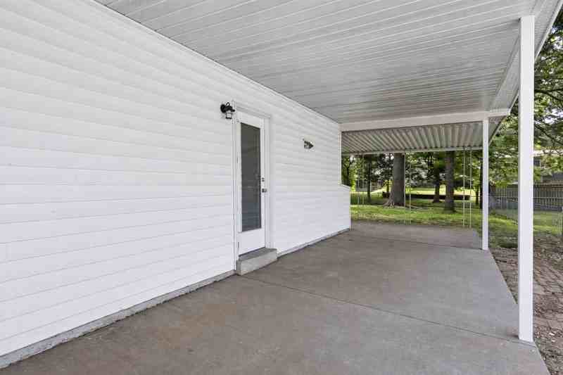 906 Chula Dr - Photo 3 of 20