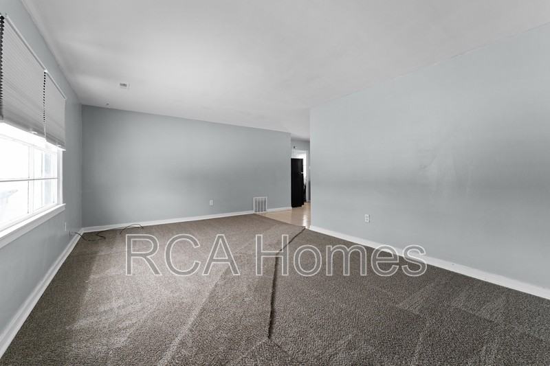 6262 E 24th St - Photo 2 of 12