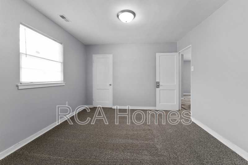 6262 E 24th St - Photo 7 of 12