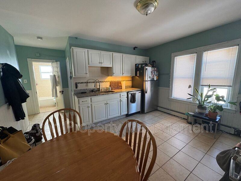 250 Sayles Ave #2R - Photo 2 of 17