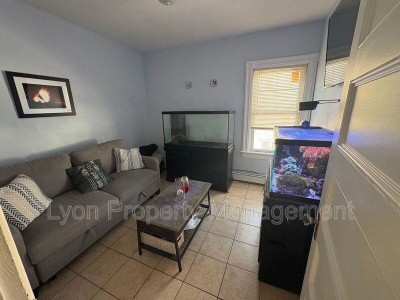 250 Sayles Ave #2R - Photo 5 of 17