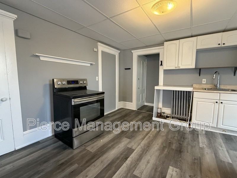 194 Main St #2 - Photo 3 of 10