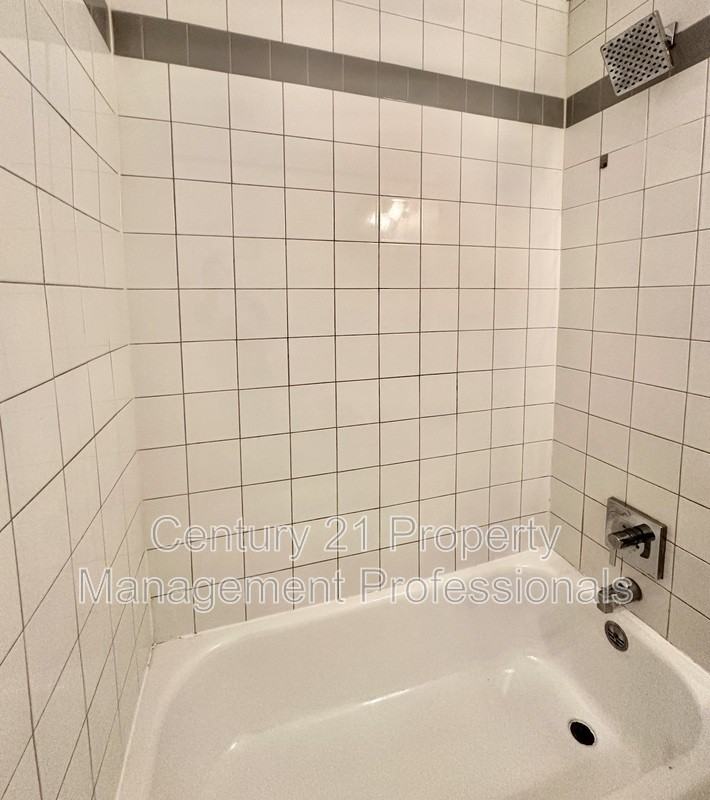 11134 116 St Nw - Photo 6 of 10