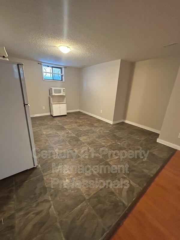 11318 105 St Nw - Photo 3 of 6