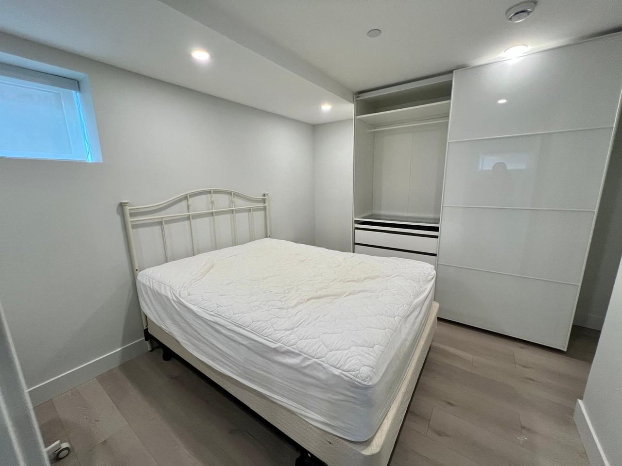 105 East 39th Avenue - Photo 7 of 8