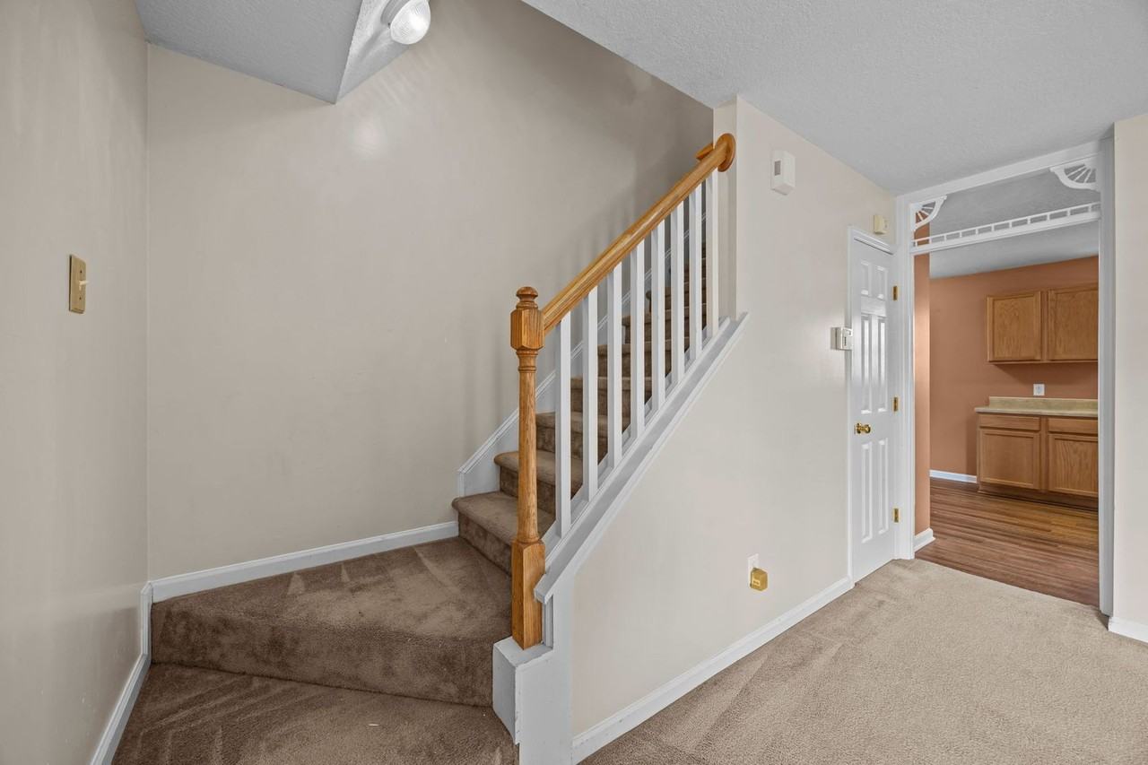 102 White Stone Ct - Photo 2 of 23