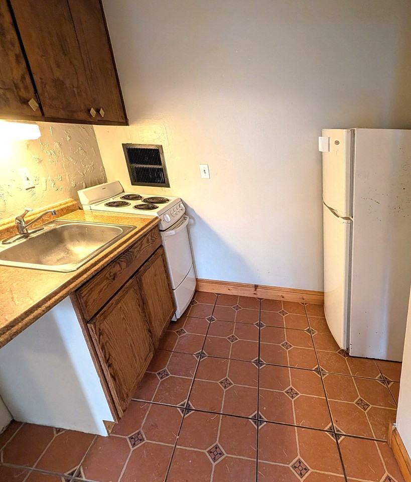 820-101 South Ave - Photo 2 of 5