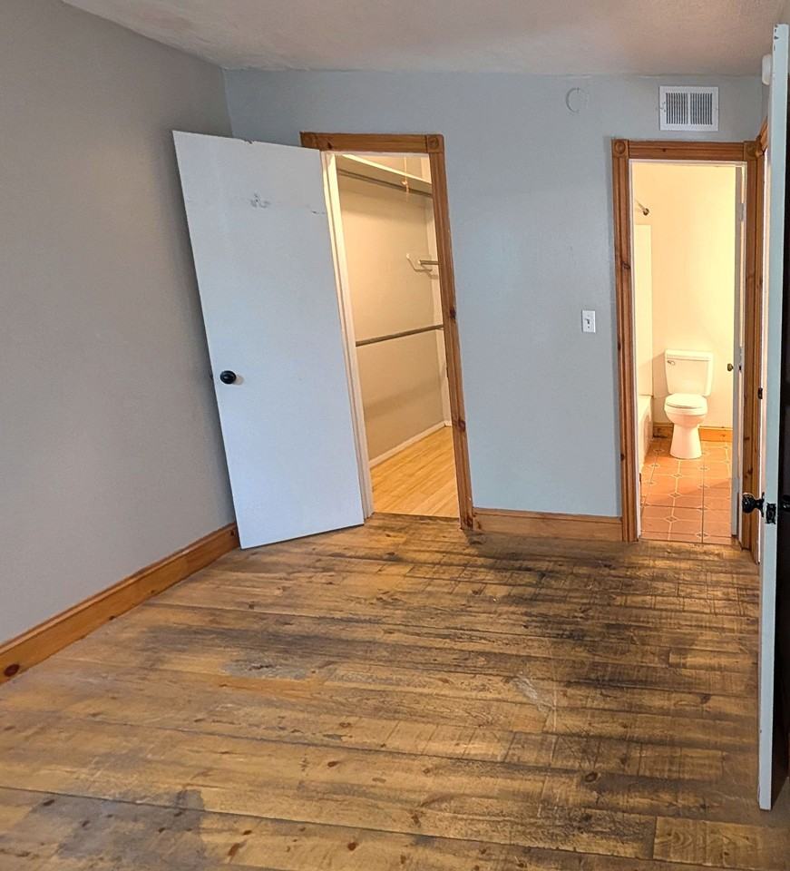 820-101 South Ave - Photo 3 of 5