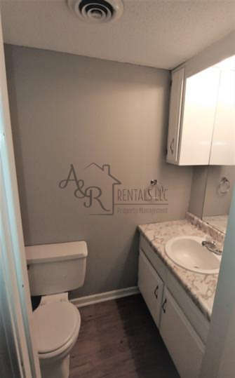 1905 South Elm Street - Photo 6 of 37