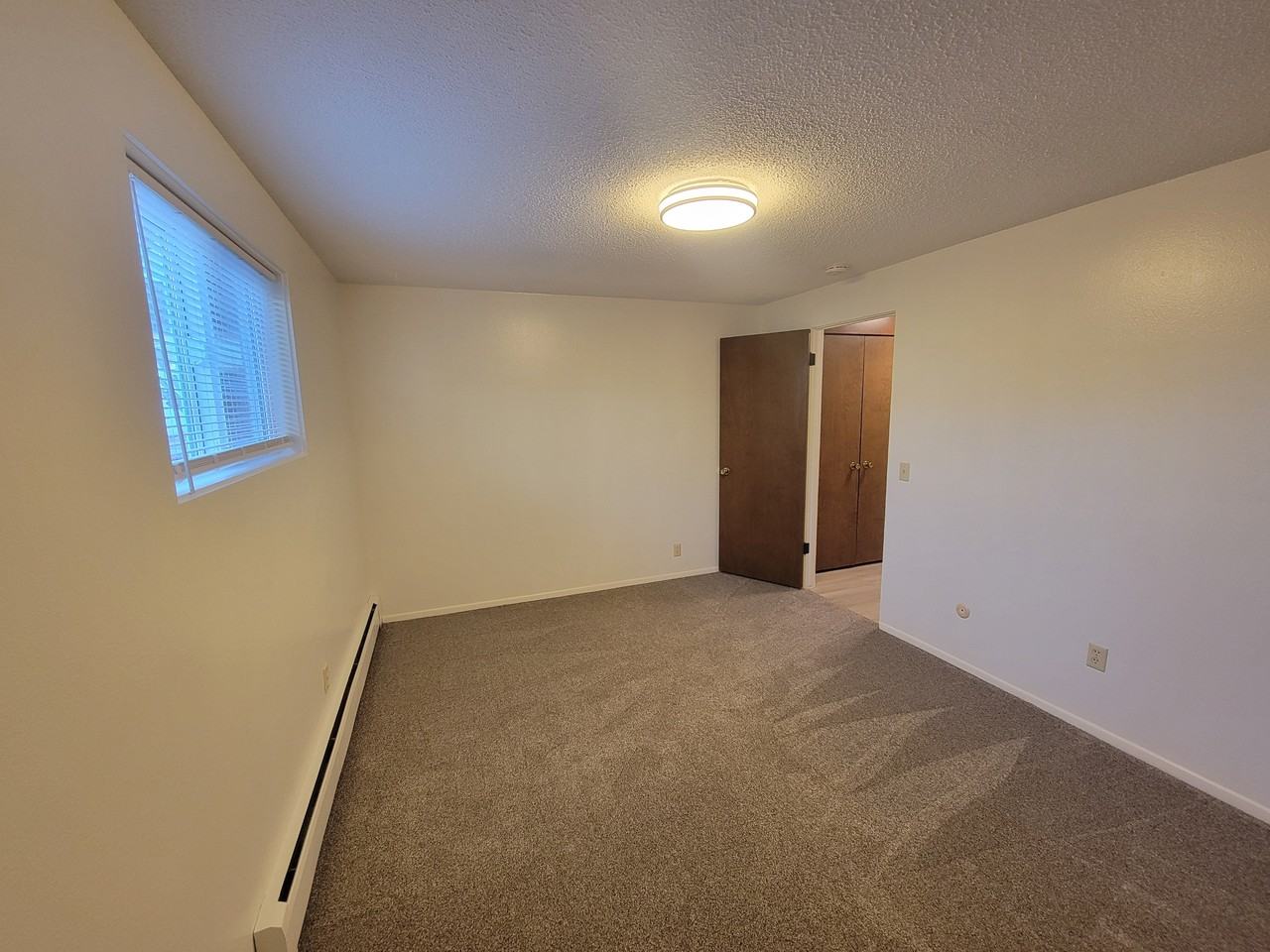 3214 Stephens Avenue South - Photo 7 of 14