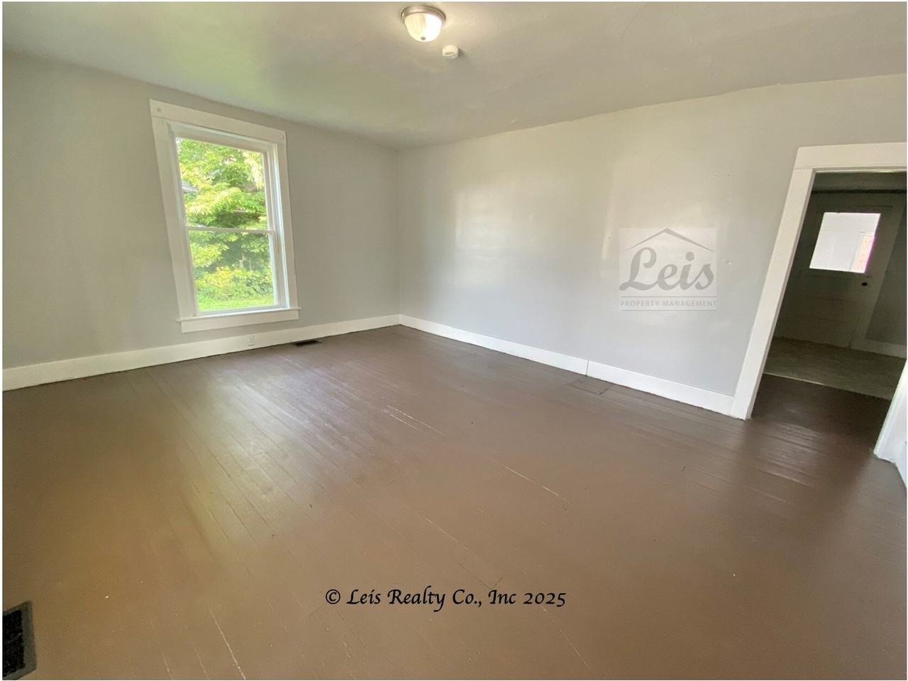 318 11th Street - Photo 4 of 18