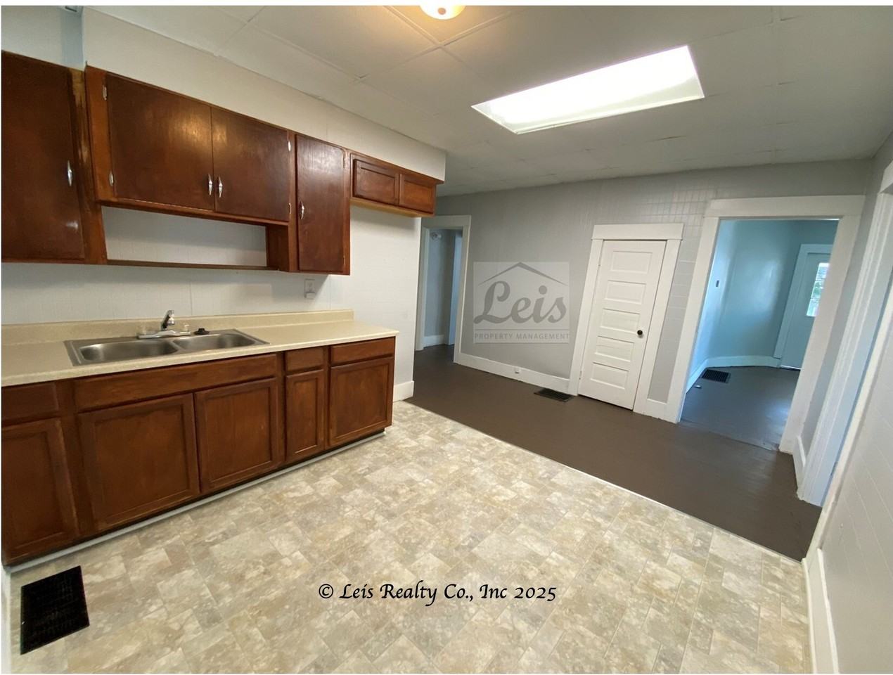 318 11th Street - Photo 6 of 18