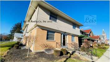 featured image of 236 W 4th St