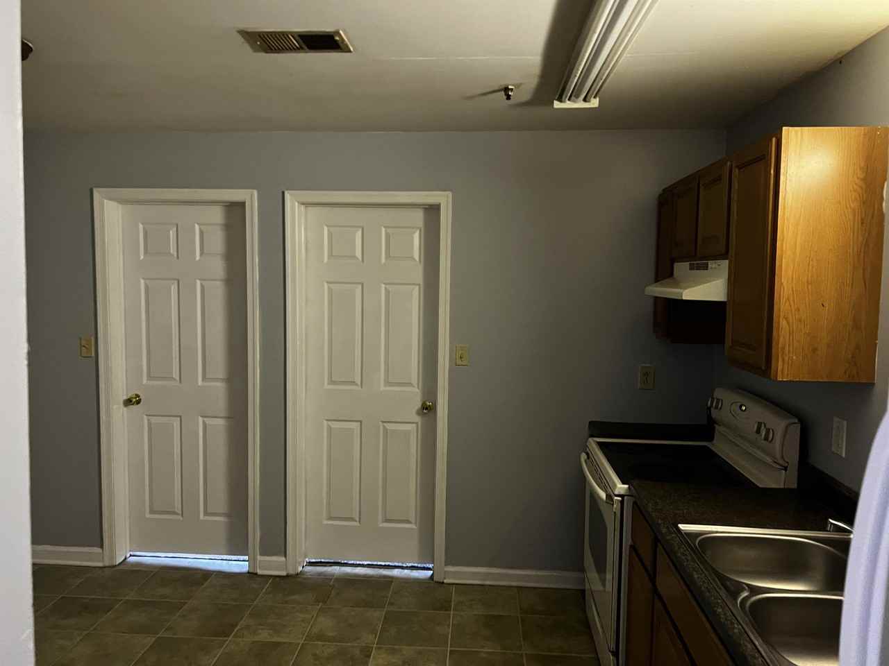 200 East King Street - Photo 5 of 10