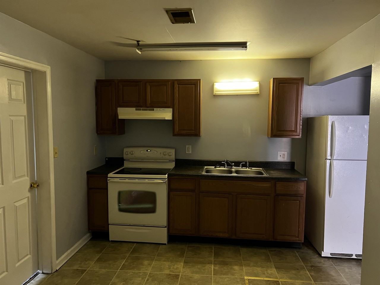 200 East King Street - Photo 7 of 10