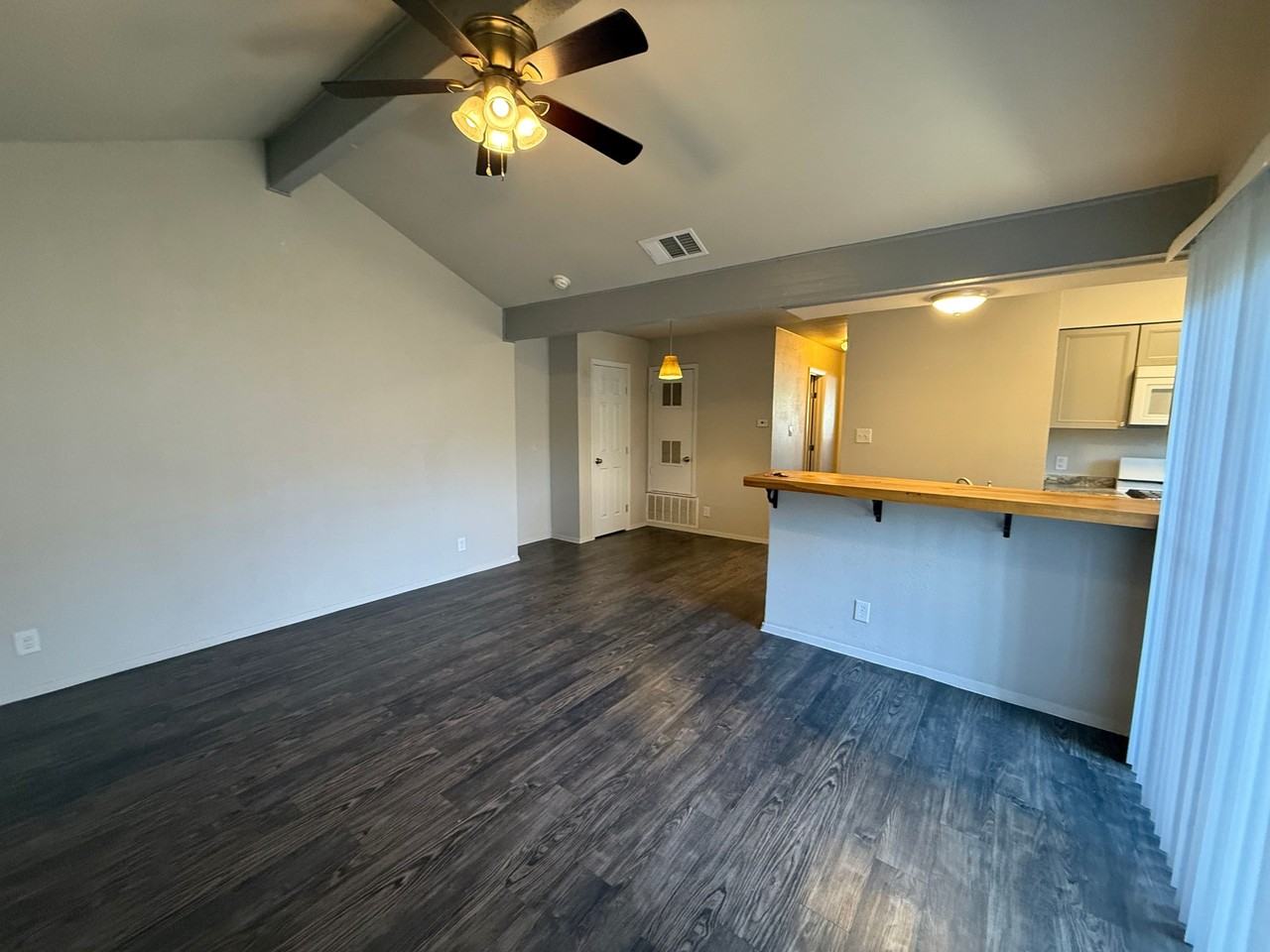 5904 Emerald Forrest - B - Photo 3 of 15