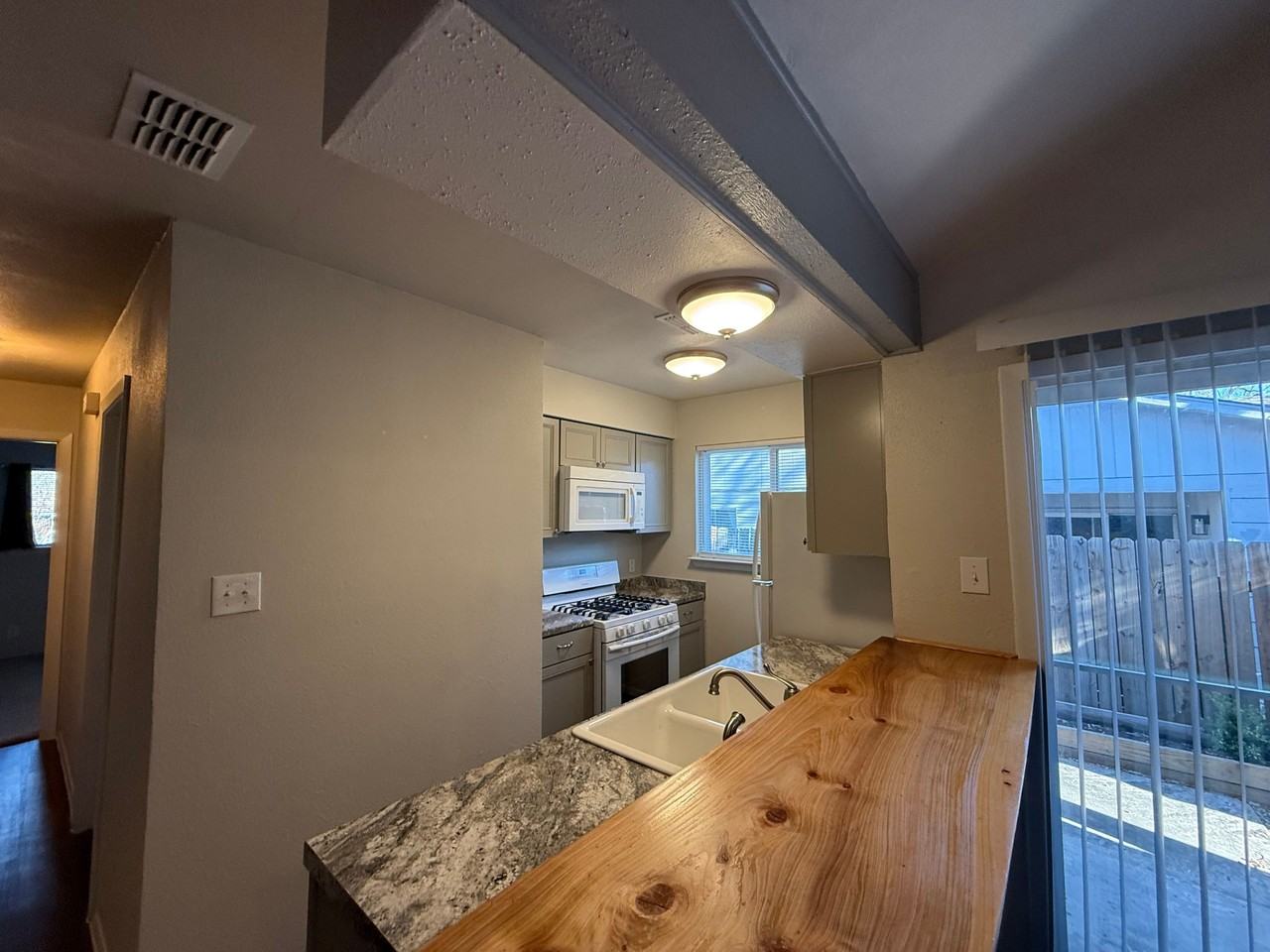 5904 Emerald Forrest - B - Photo 6 of 15