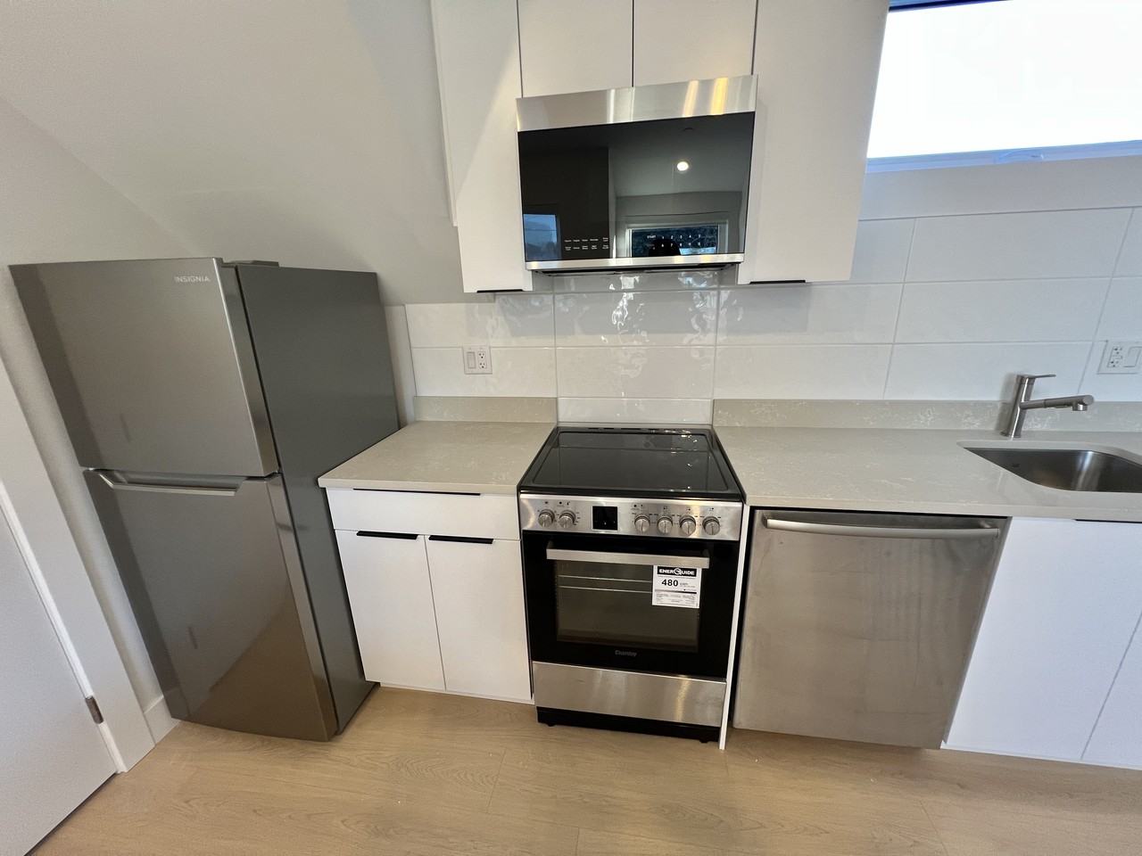 5482 Quebec Street - Photo 7 of 17