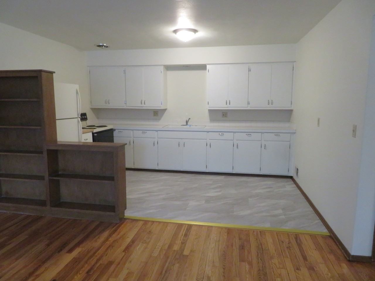 421 Valeria Drive - Photo 3 of 7