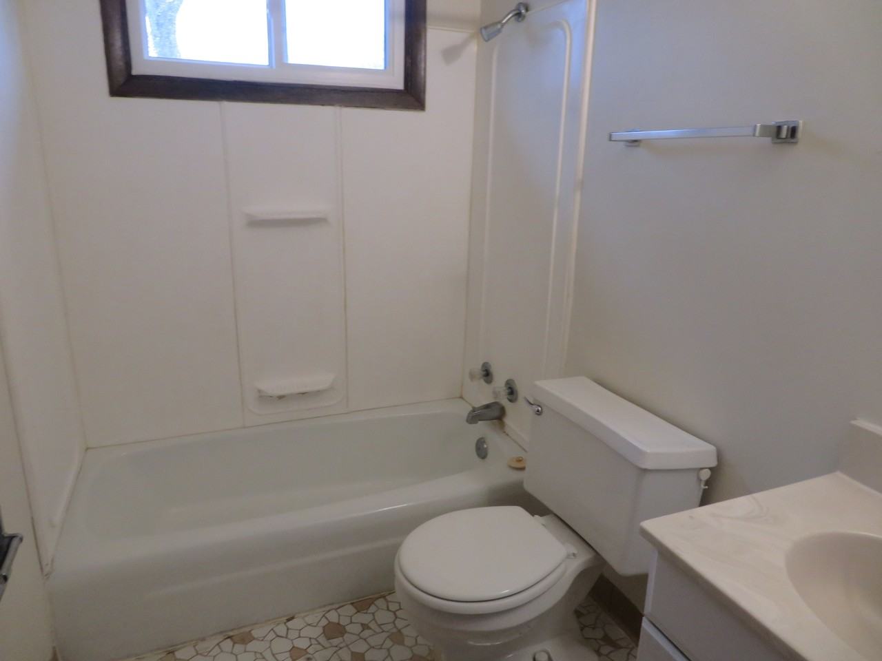 421 Valeria Drive - Photo 4 of 7