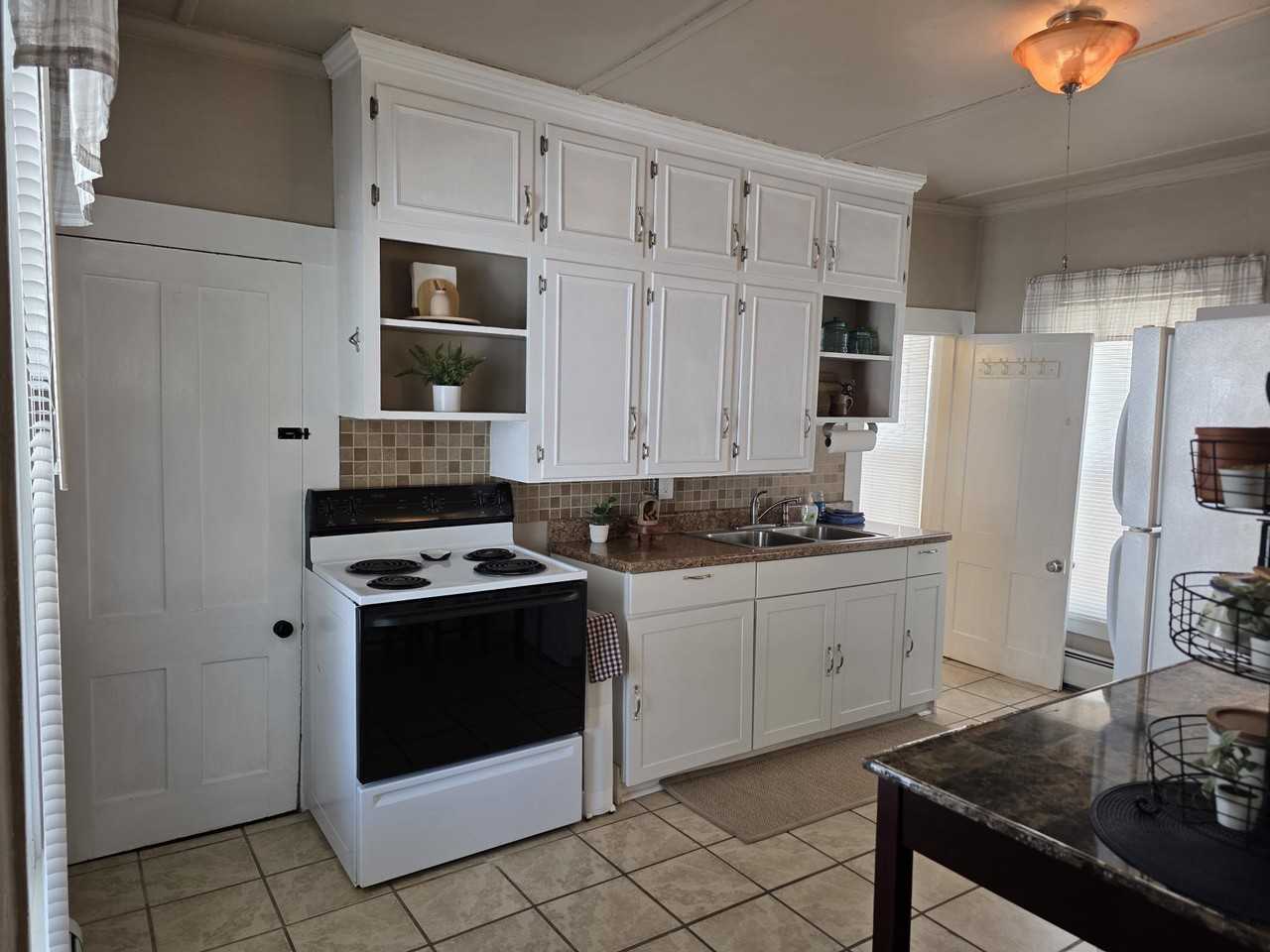 72 Warren Street - Photo 2 of 6