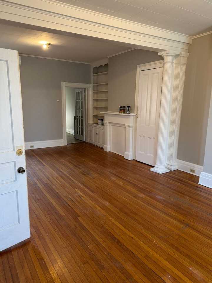 114 S West St - Photo 2 of 25