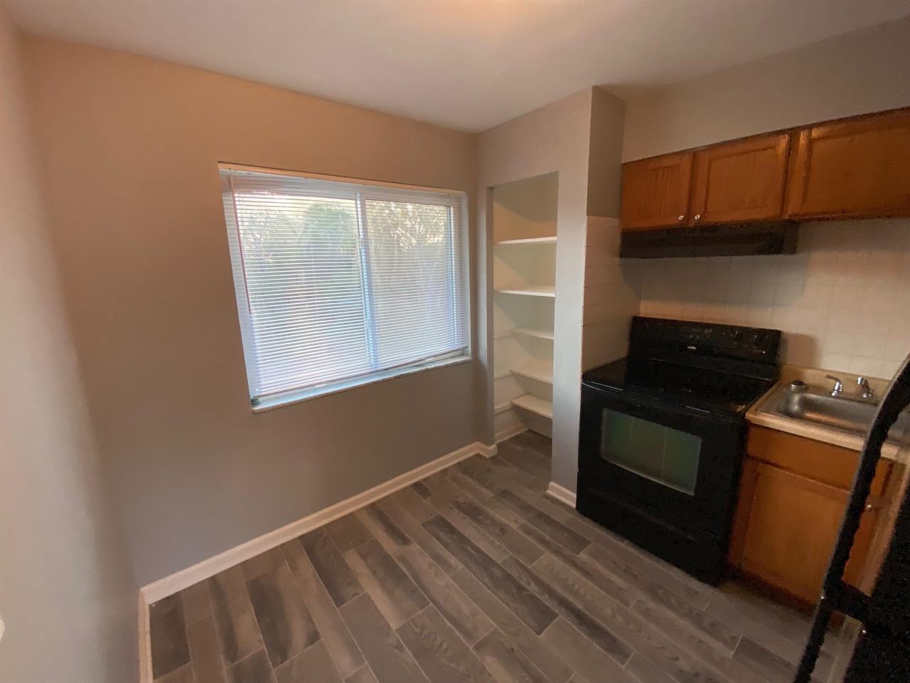 8534-38 North Broadway - Photo 4 of 12