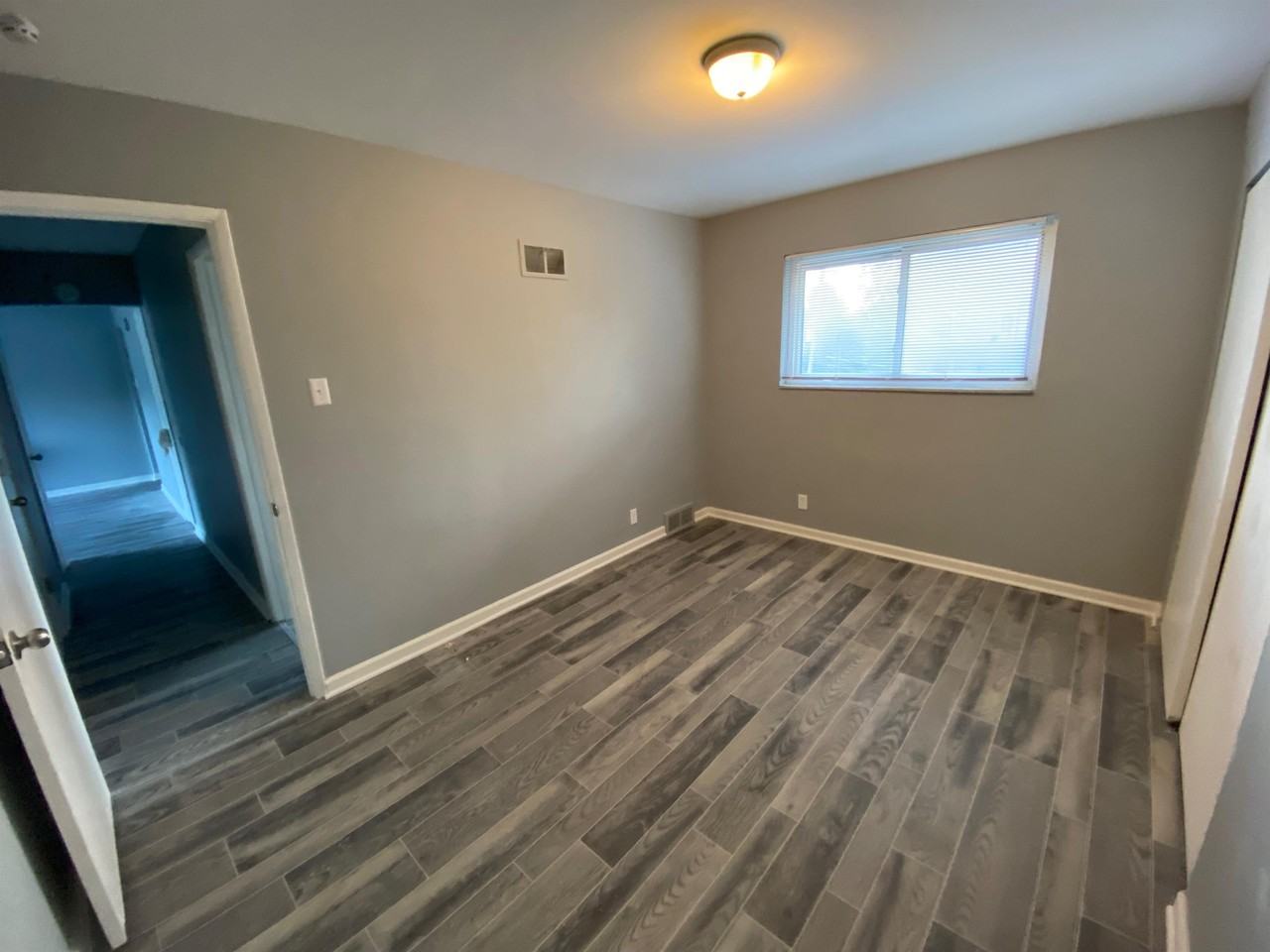 8534-38 North Broadway - Photo 7 of 12