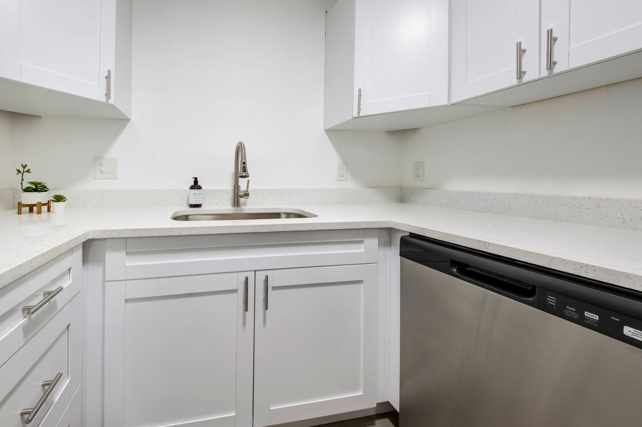 Takomah Apartments - Photo 3 of 16