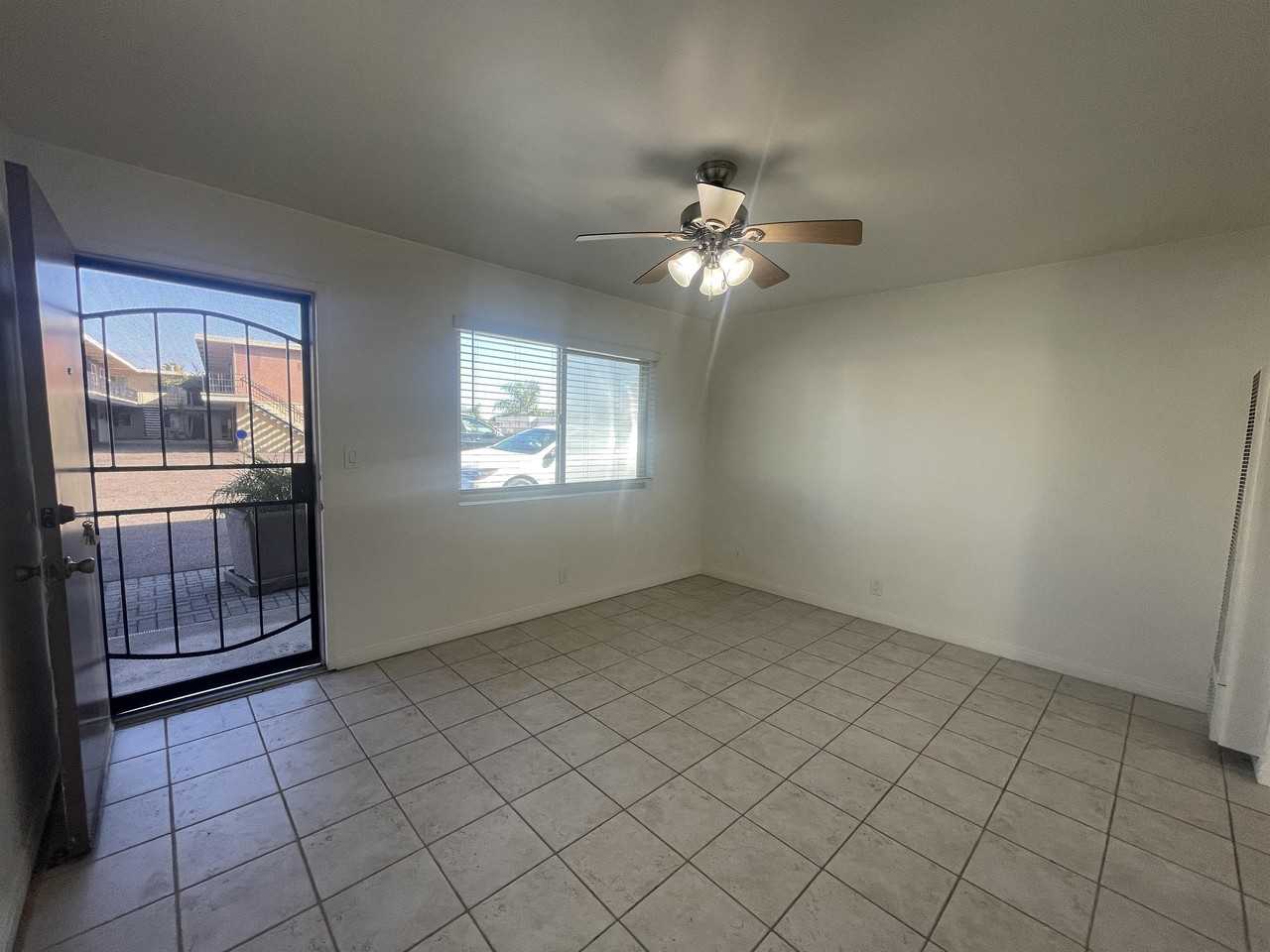 3133 Kemper Street - Photo 4 of 22