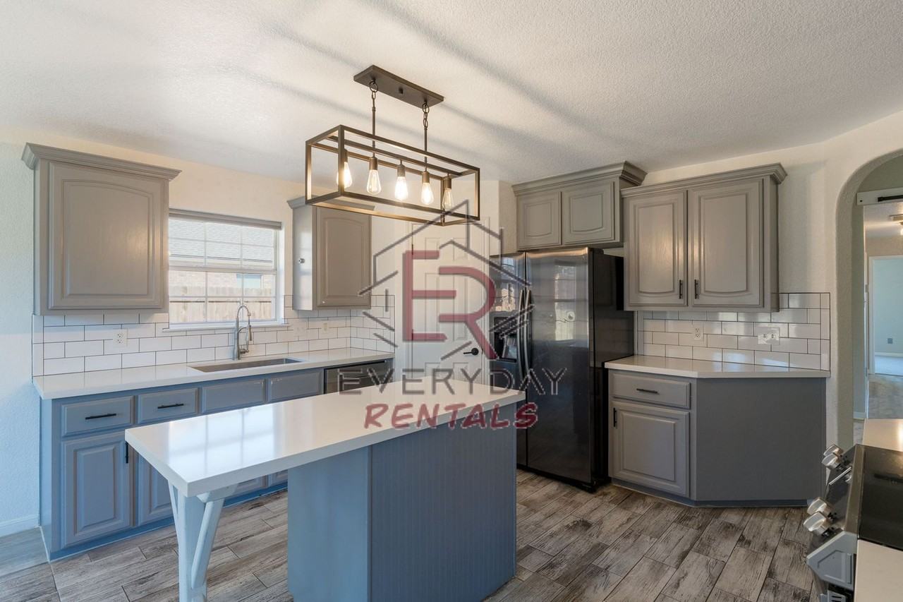 510 Crowfoot Dr - Photo 6 of 15