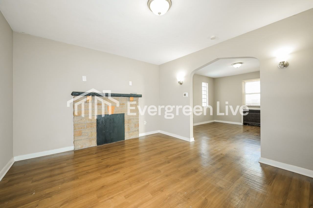 427 Ford St - Photo 2 of 15