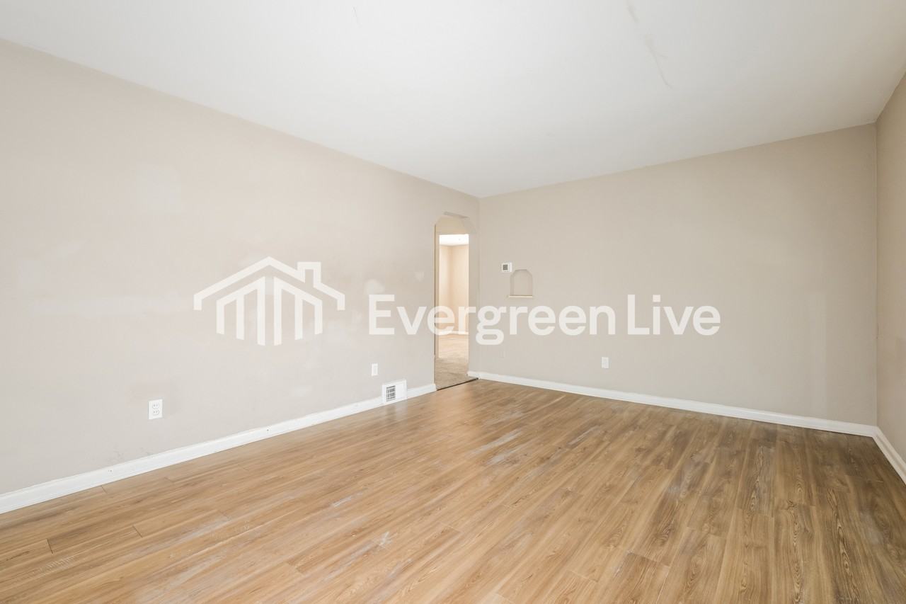 1917 Addison Ave - Photo 2 of 15