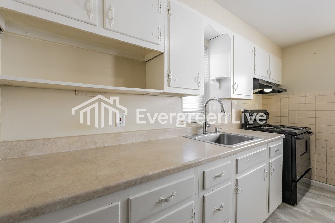 1917 Addison Ave - Photo 6 of 15