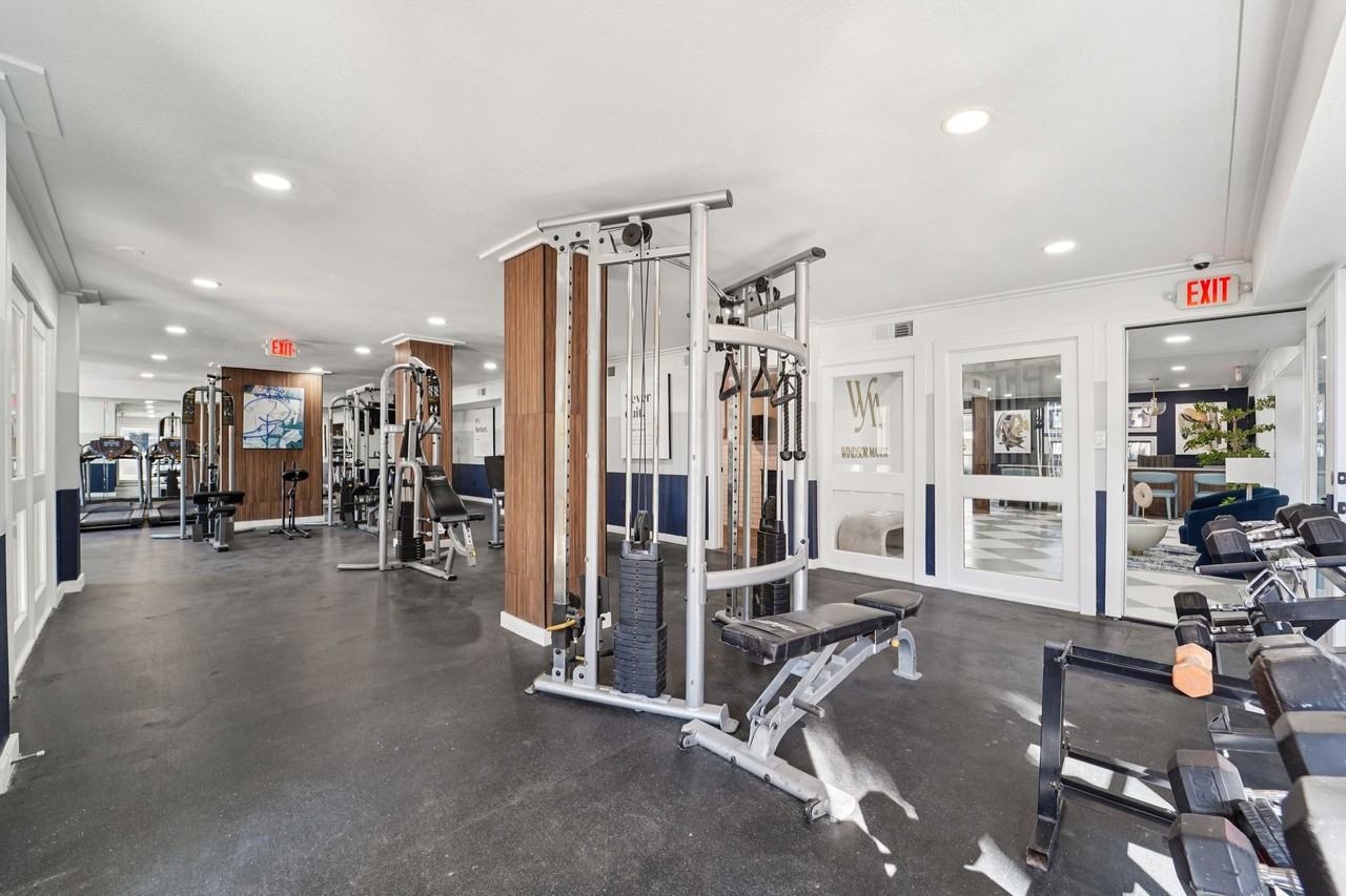 Windsor Manor - Photo 6 of 32