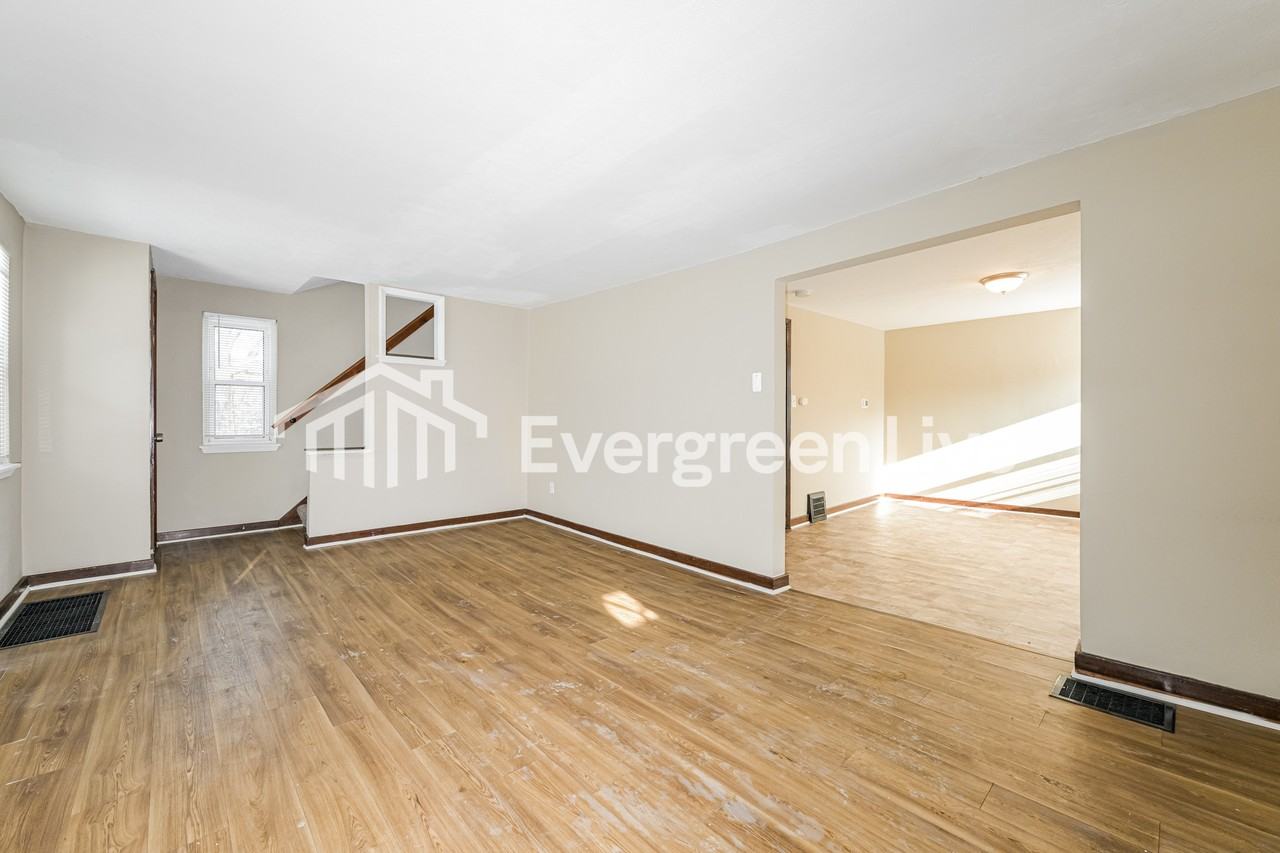 1311 Maple Dr - Photo 2 of 15