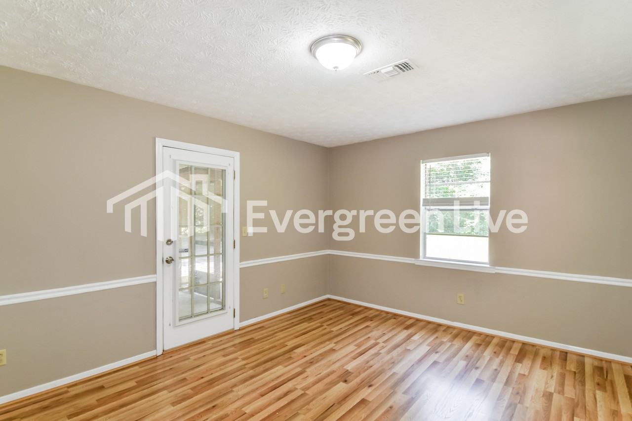 625 Durward Dr - Photo 5 of 15