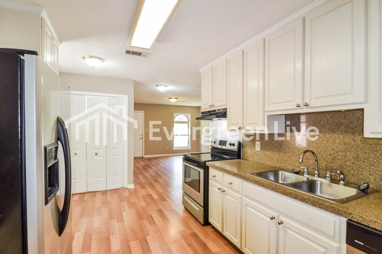 625 Durward Dr - Photo 6 of 15