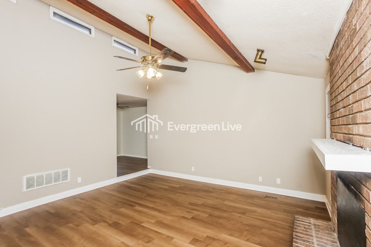 2200 Cardington Dr - Photo 3 of 15