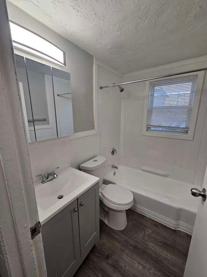 5 River Street Ter - Photo 2 of 4