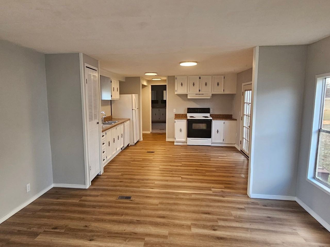 21186 Se 29th St - Photo 6 of 17