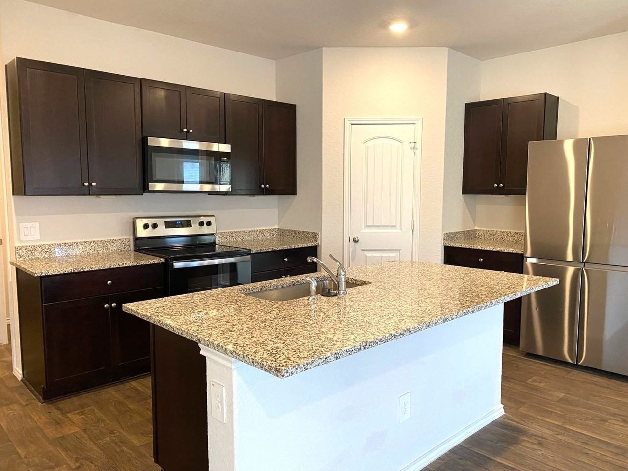 844 Nodding Nixie - Photo 2 of 20